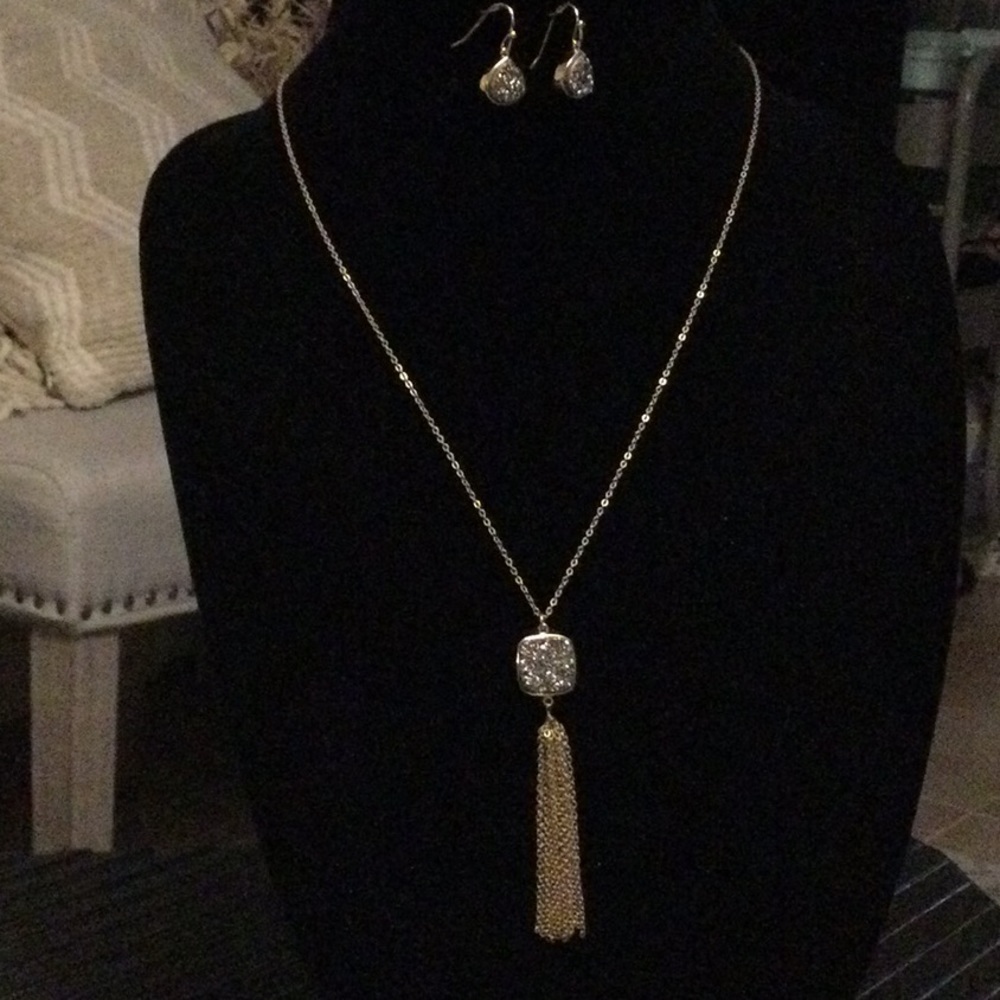 Gold 18” necklace with tassel and sparkle square, with earrings.
